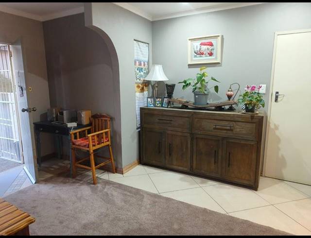 2 BEDROOM PROPERTY TO RENT IN LANGENHOVENPARK